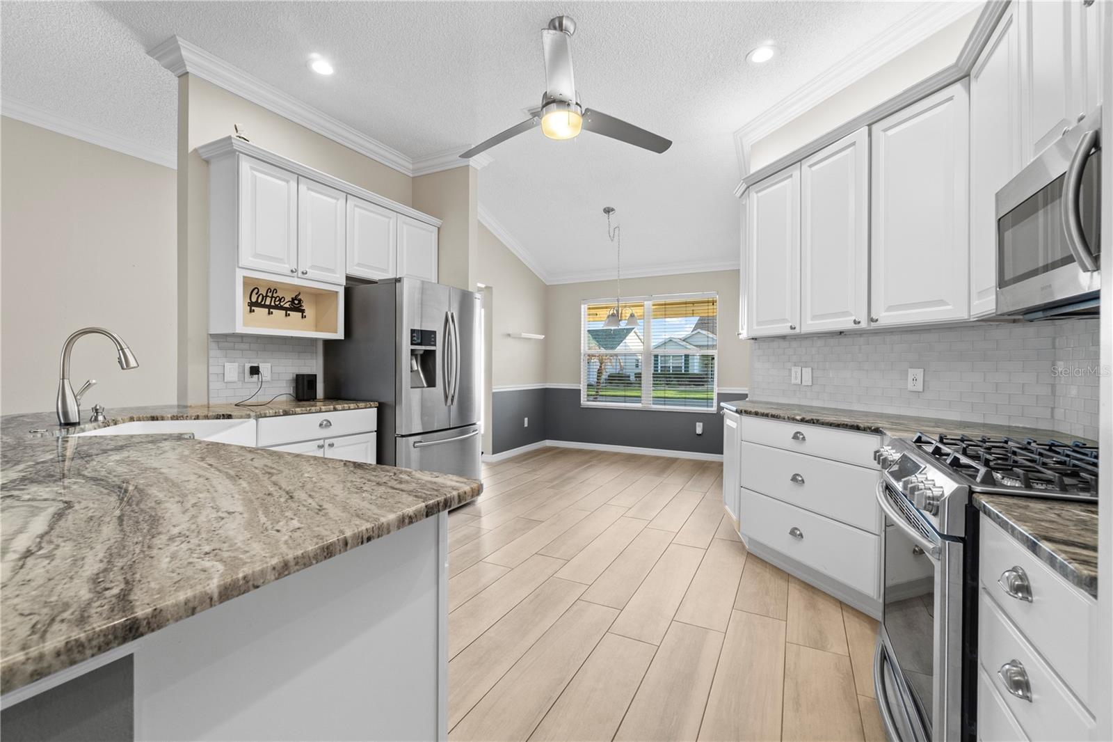 Image 8 of 45 For 589 Sherwood Street