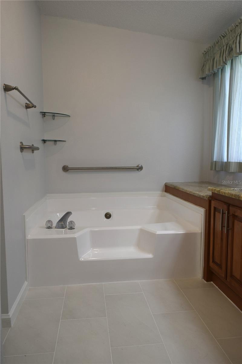 Image 12 of 26 For 710 Cortez Avenue