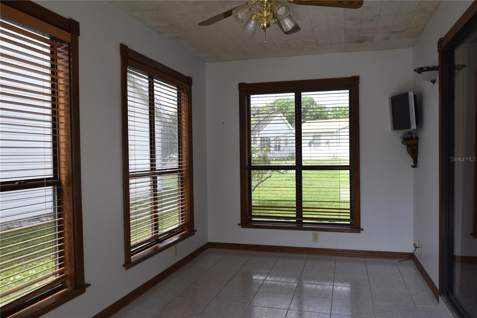 Image 19 of 26 For 710 Cortez Avenue