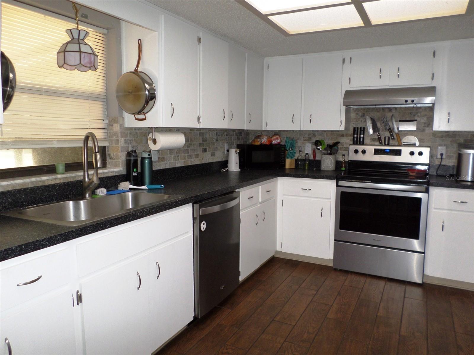 Image 17 of 28 For 1361 Saint Elizabeth Place