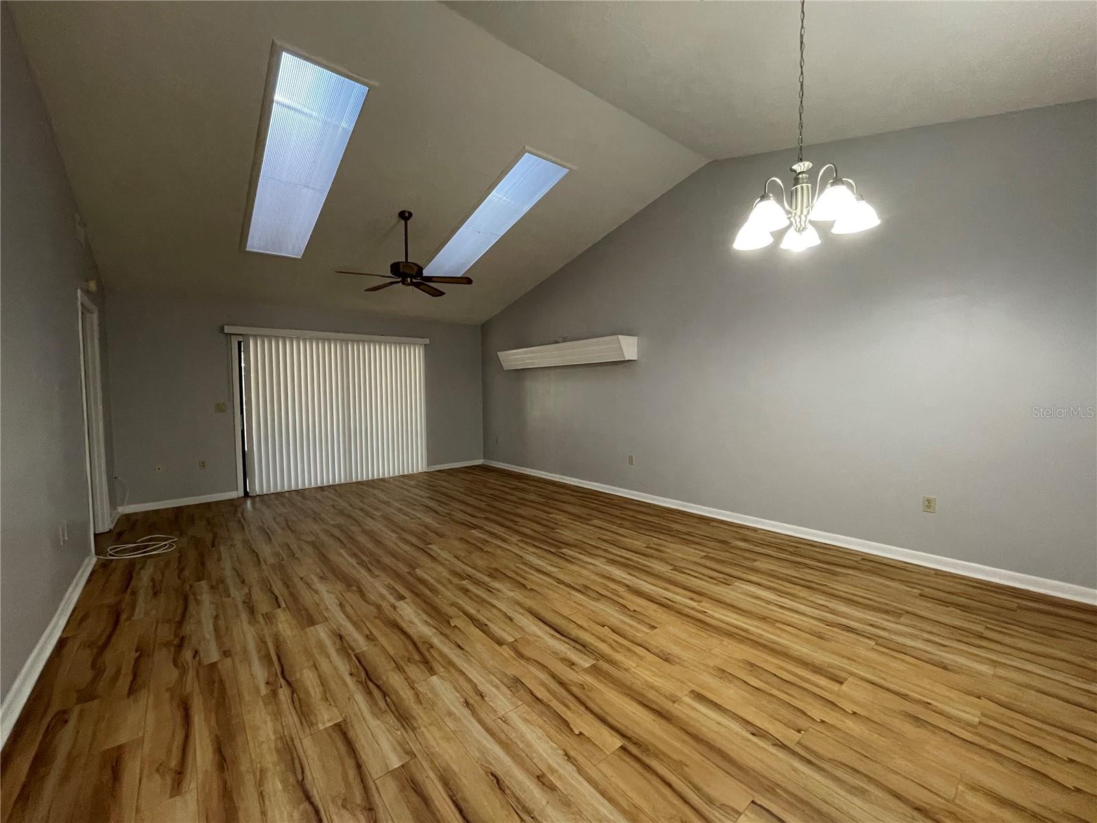 Image 4 of 18 For 3325 Belgrave Drive