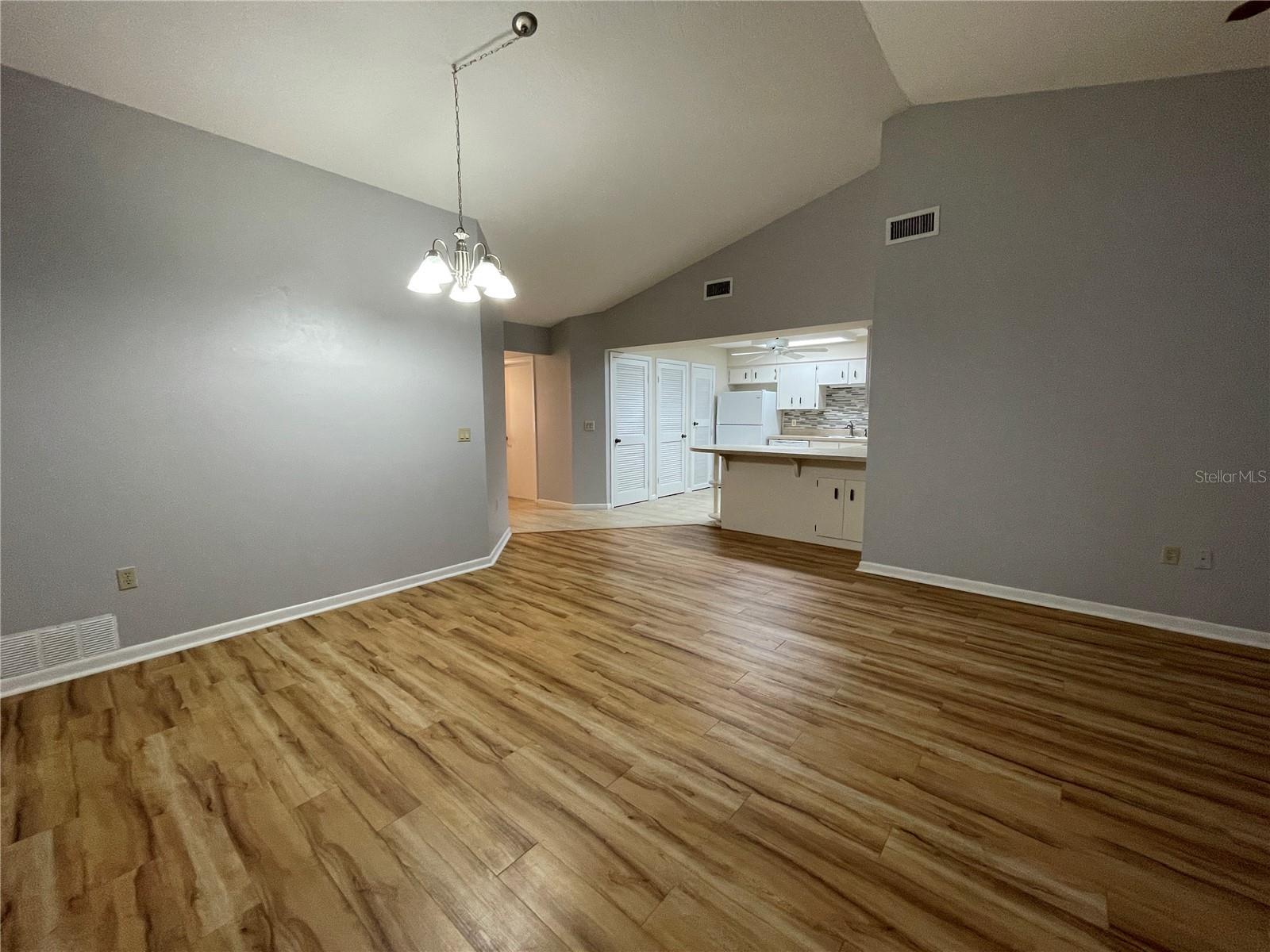 Image 6 of 18 For 3325 Belgrave Drive