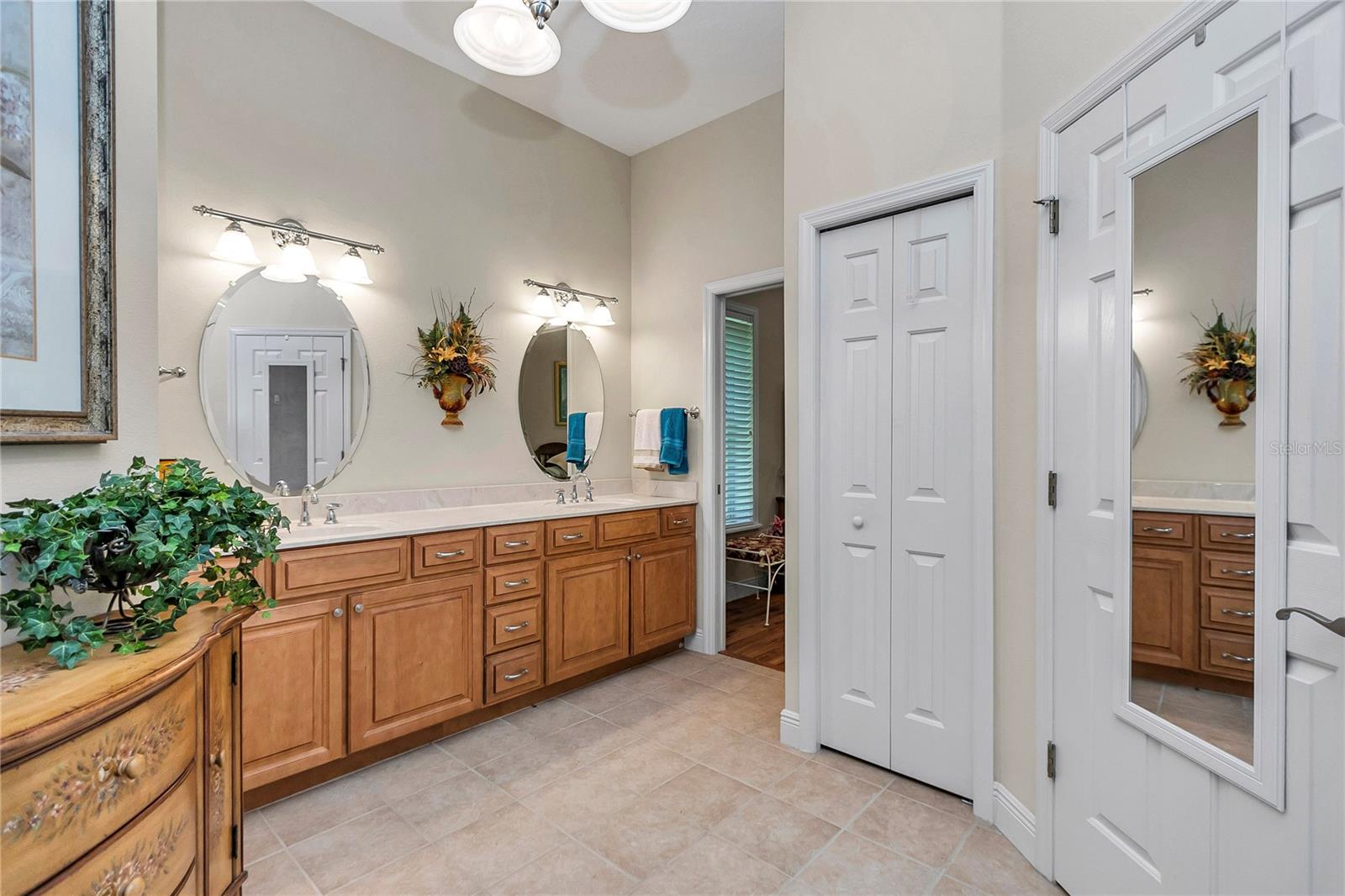 Image 17 of 43 For 11160 190th Avenue