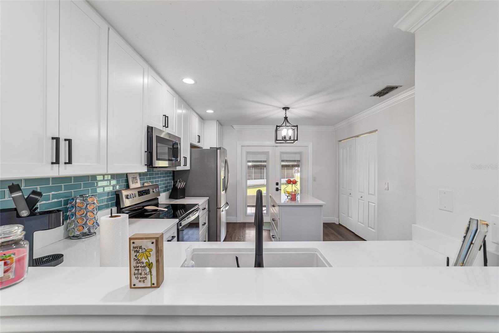 Image 14 of 53 For 2318 19th Circle