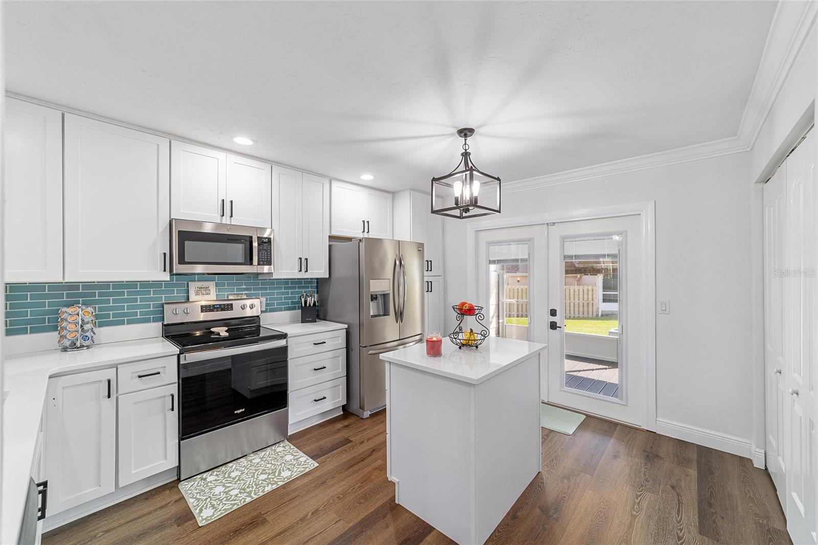 Image 15 of 53 For 2318 19th Circle