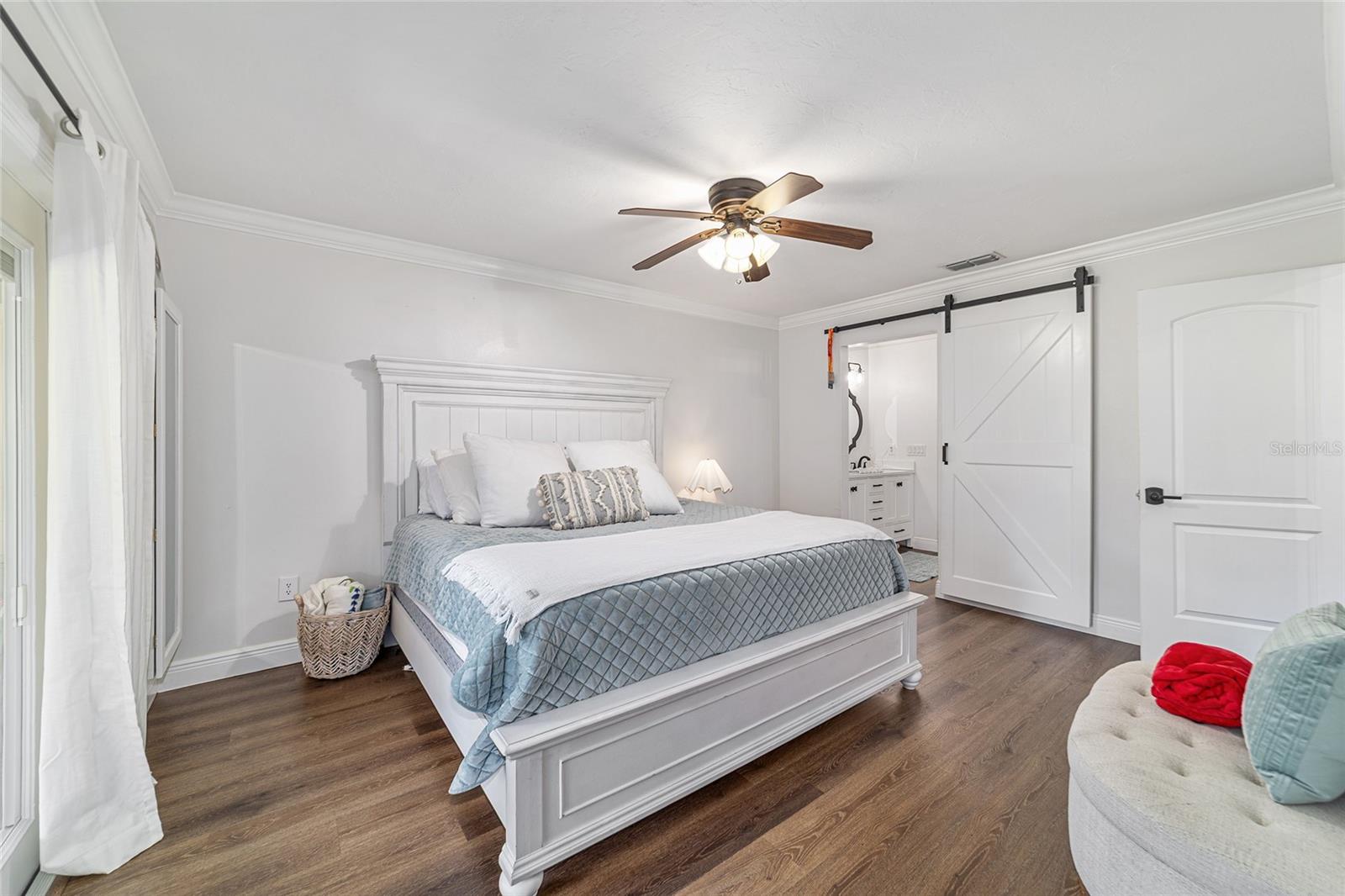 Image 21 of 53 For 2318 19th Circle