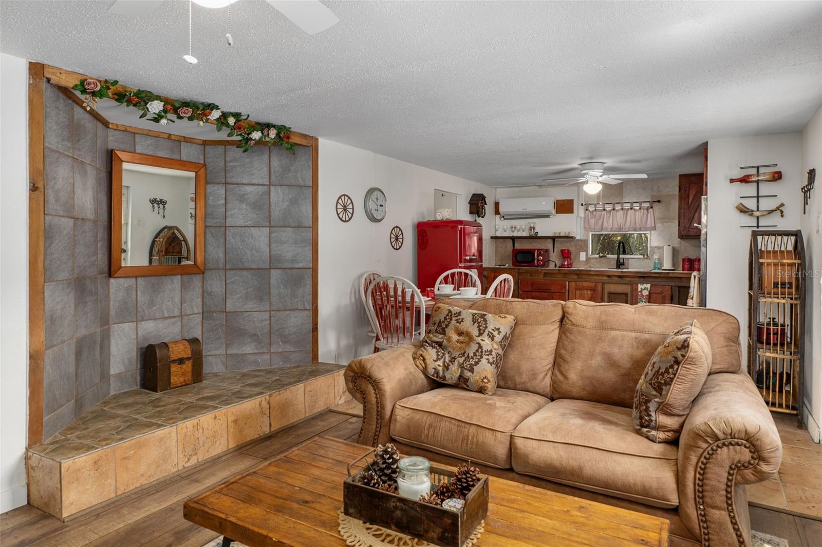 Image 14 of 45 For 6946 Channel Drive