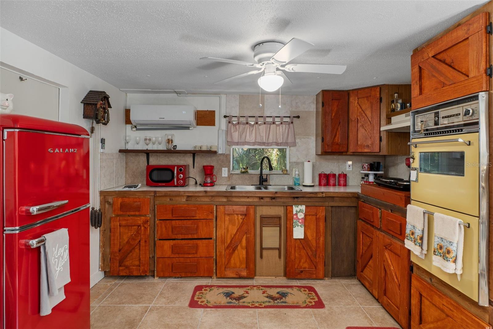 Image 17 of 45 For 6946 Channel Drive