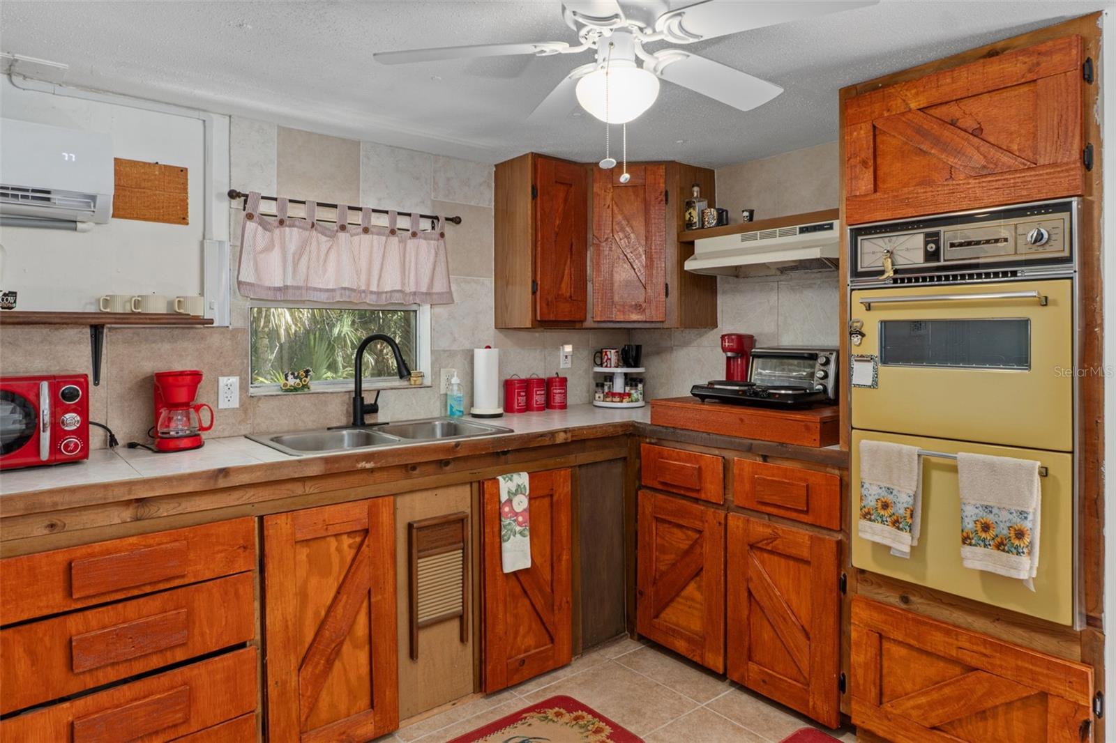 Image 18 of 45 For 6946 Channel Drive