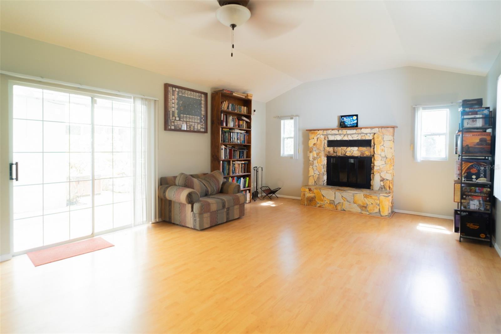 Image 4 of 39 For 707 Howard Street