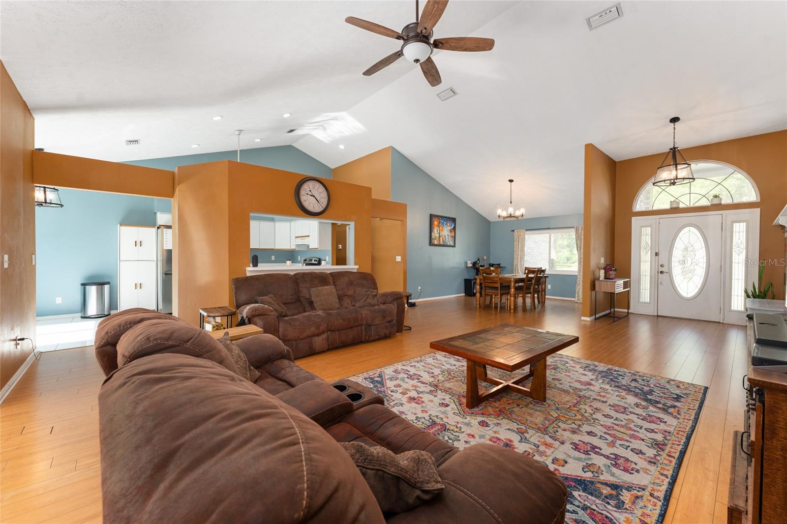 Image 12 of 36 For 10637 73rd Avenue