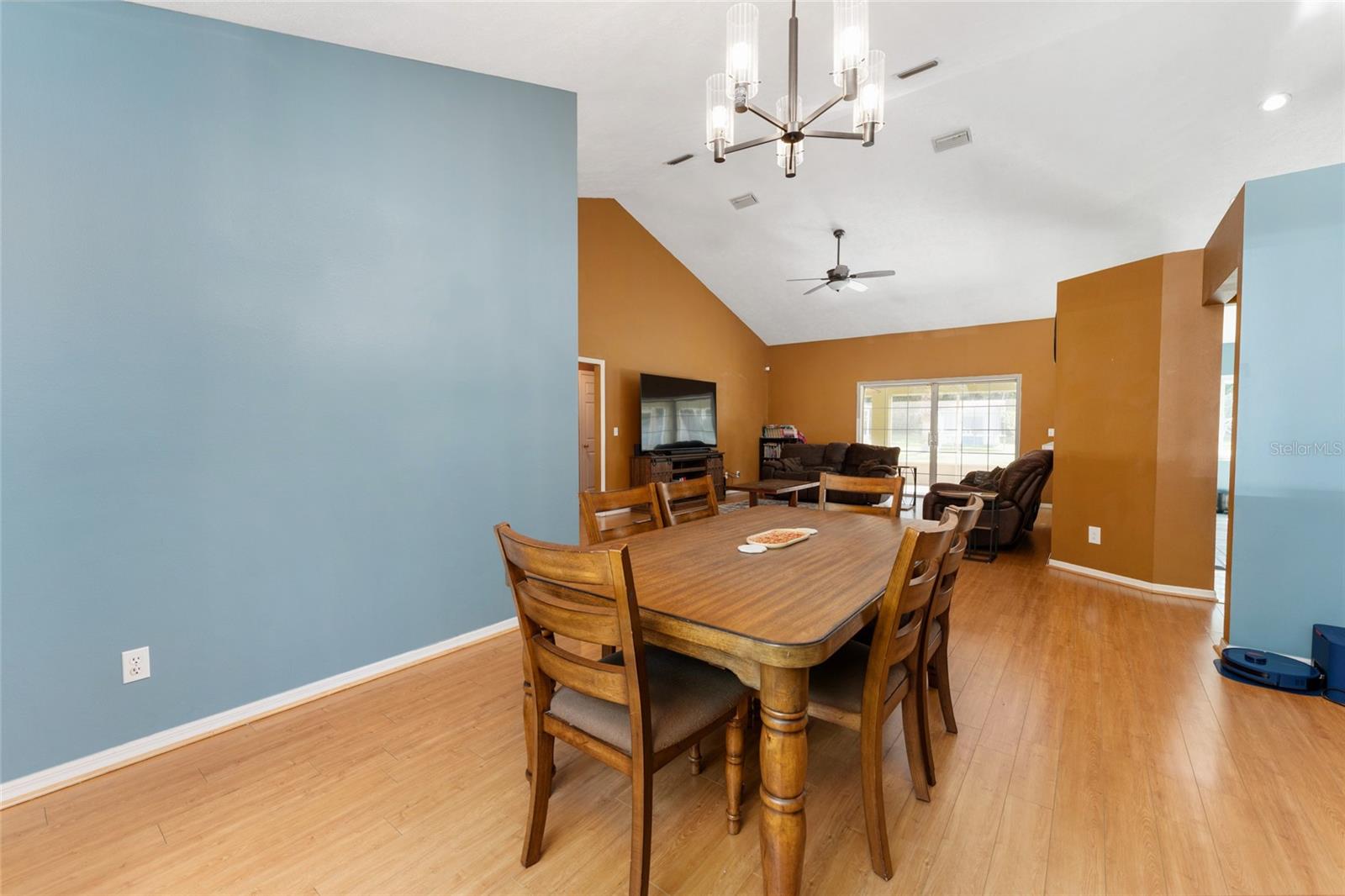 Image 15 of 36 For 10637 73rd Avenue