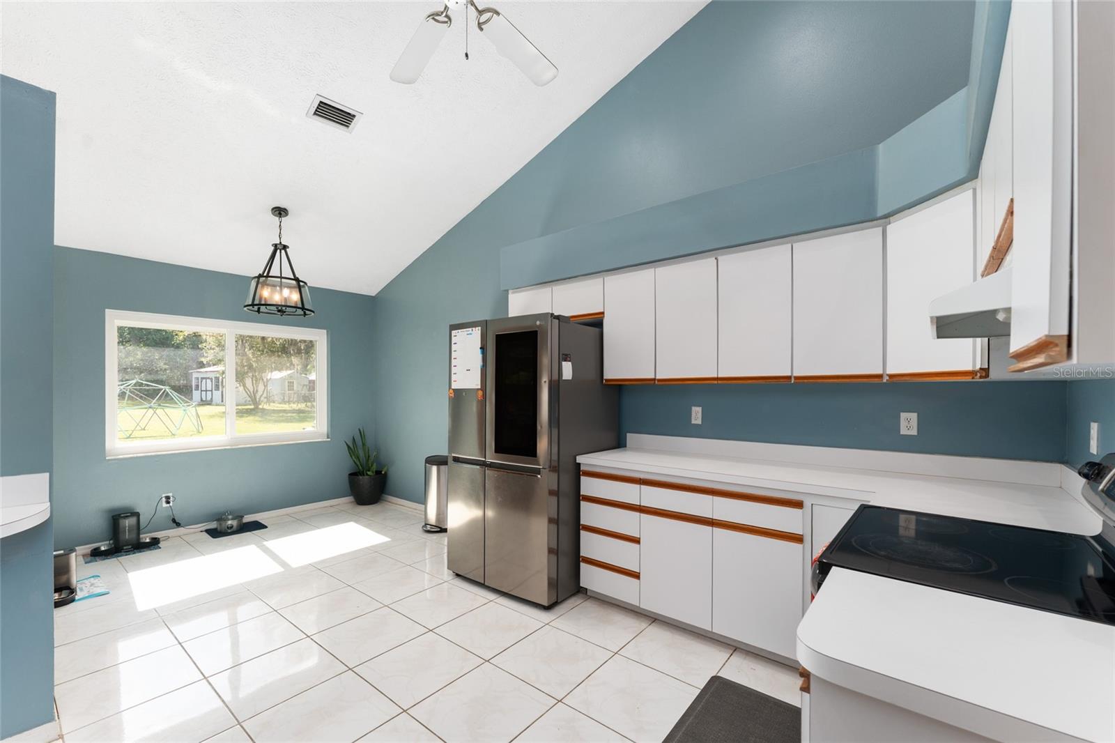 Image 18 of 36 For 10637 73rd Avenue