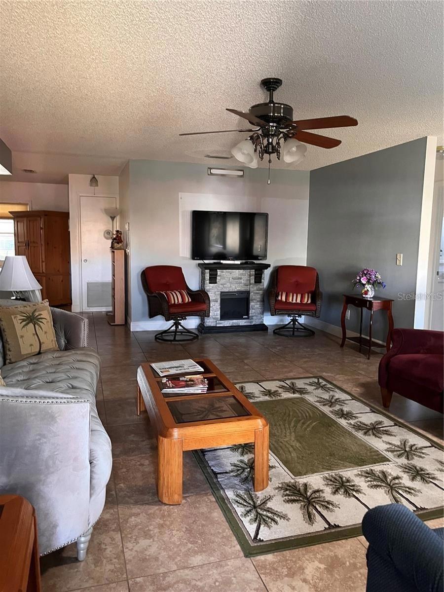 Image 4 of 21 For 8757 97th Lane Road C