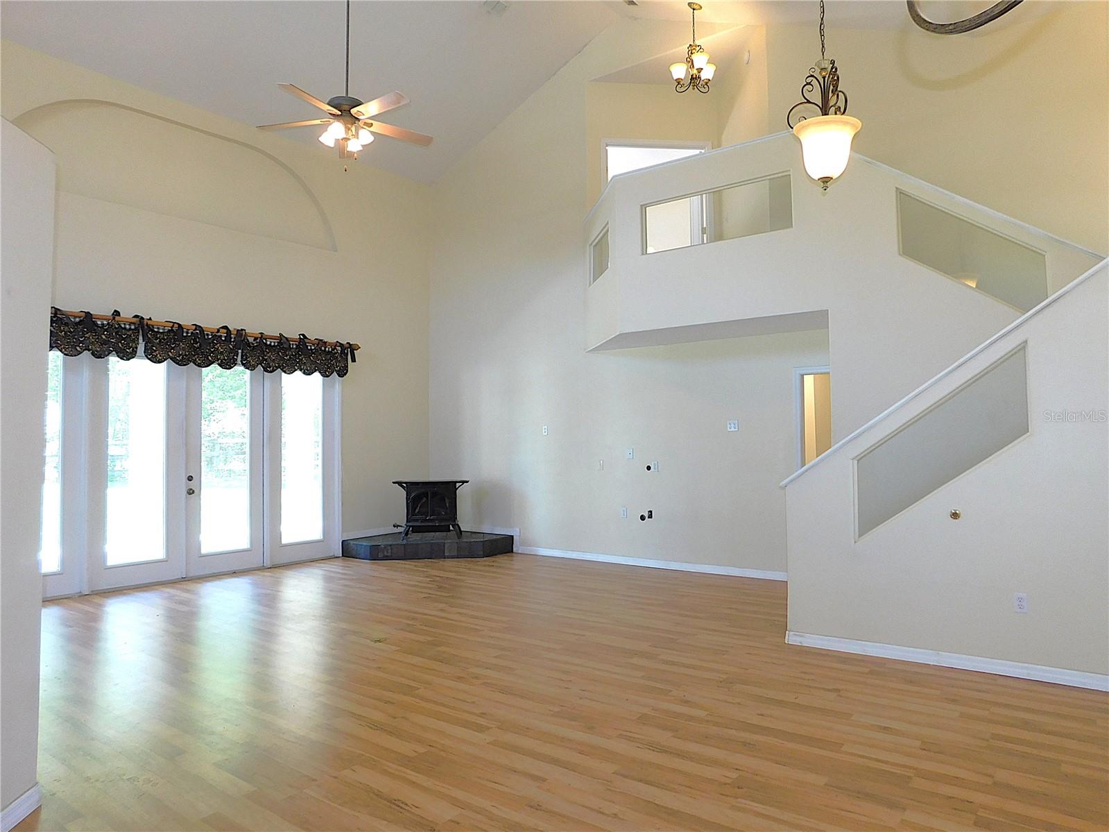 Image 14 of 89 For 1203 49th Avenue