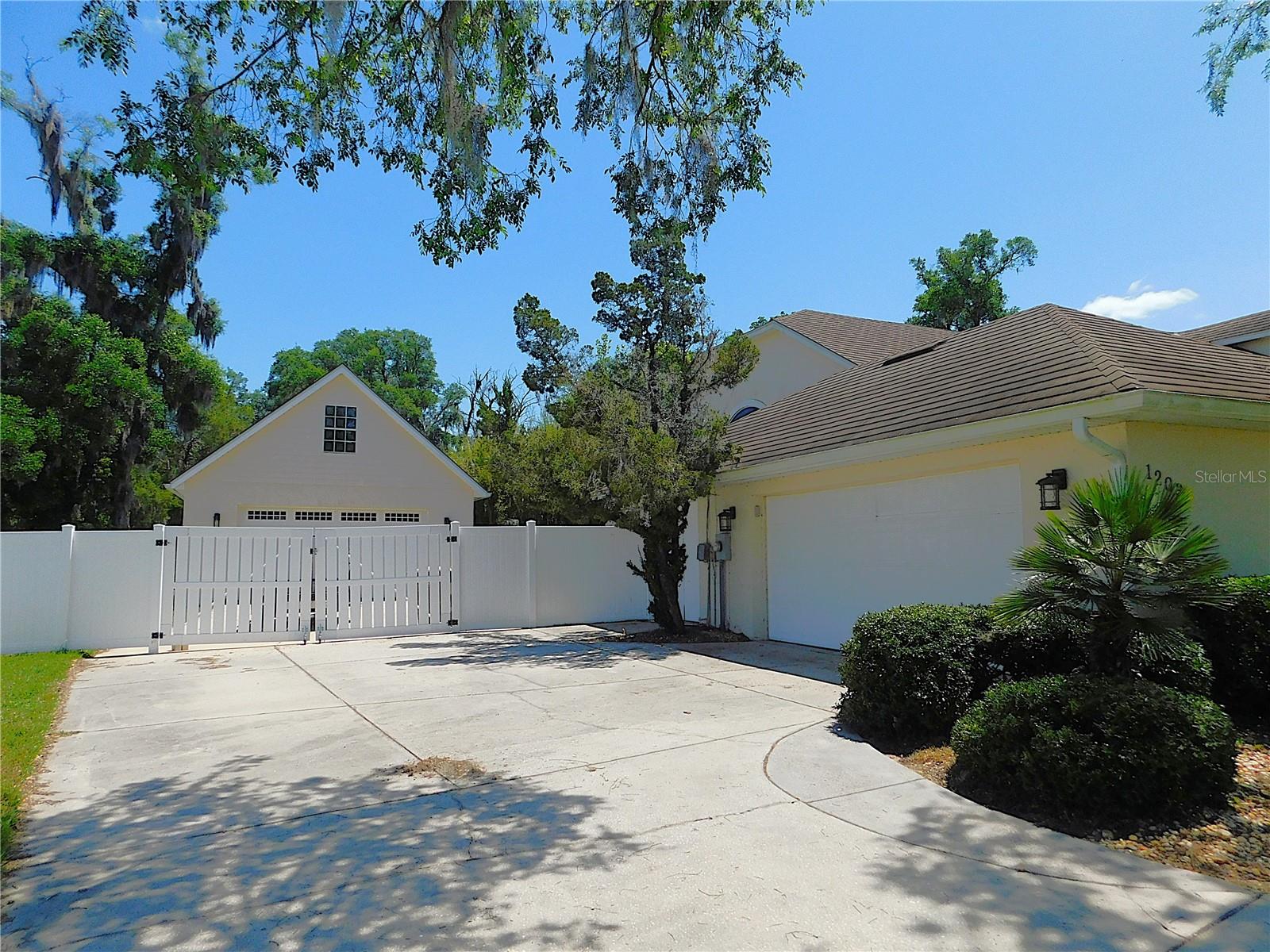 Image 4 of 89 For 1203 49th Avenue