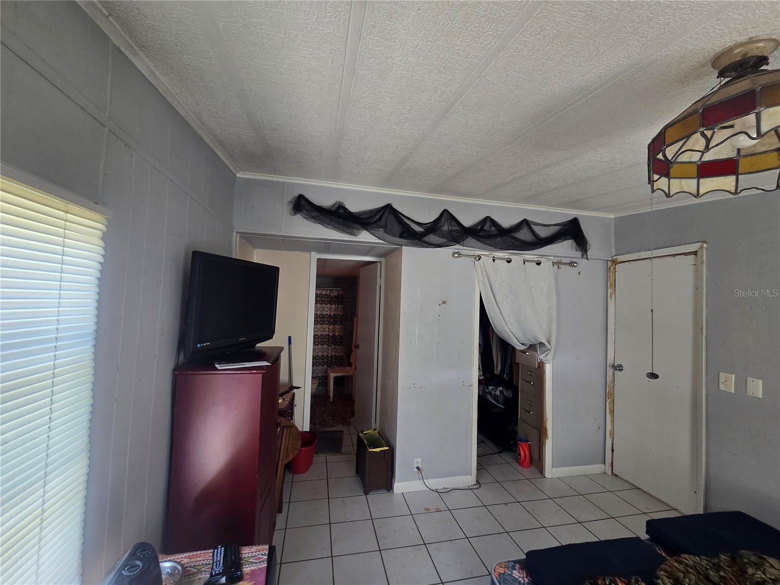 Listing photo id 14 for 1099 La Salle Street