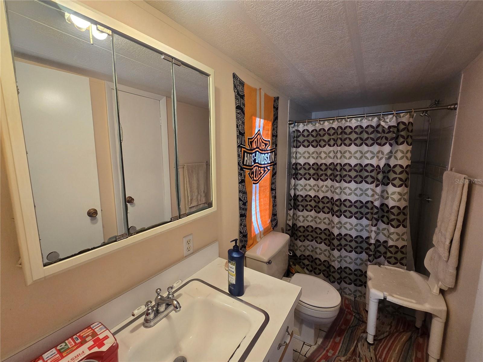 Listing photo id 15 for 1099 La Salle Street