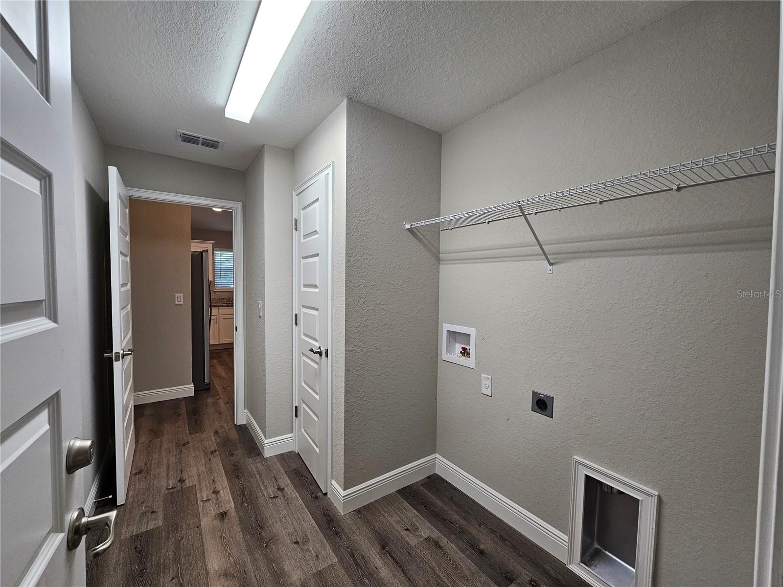 Image 10 of 30 For 16 Larch Course Terrace