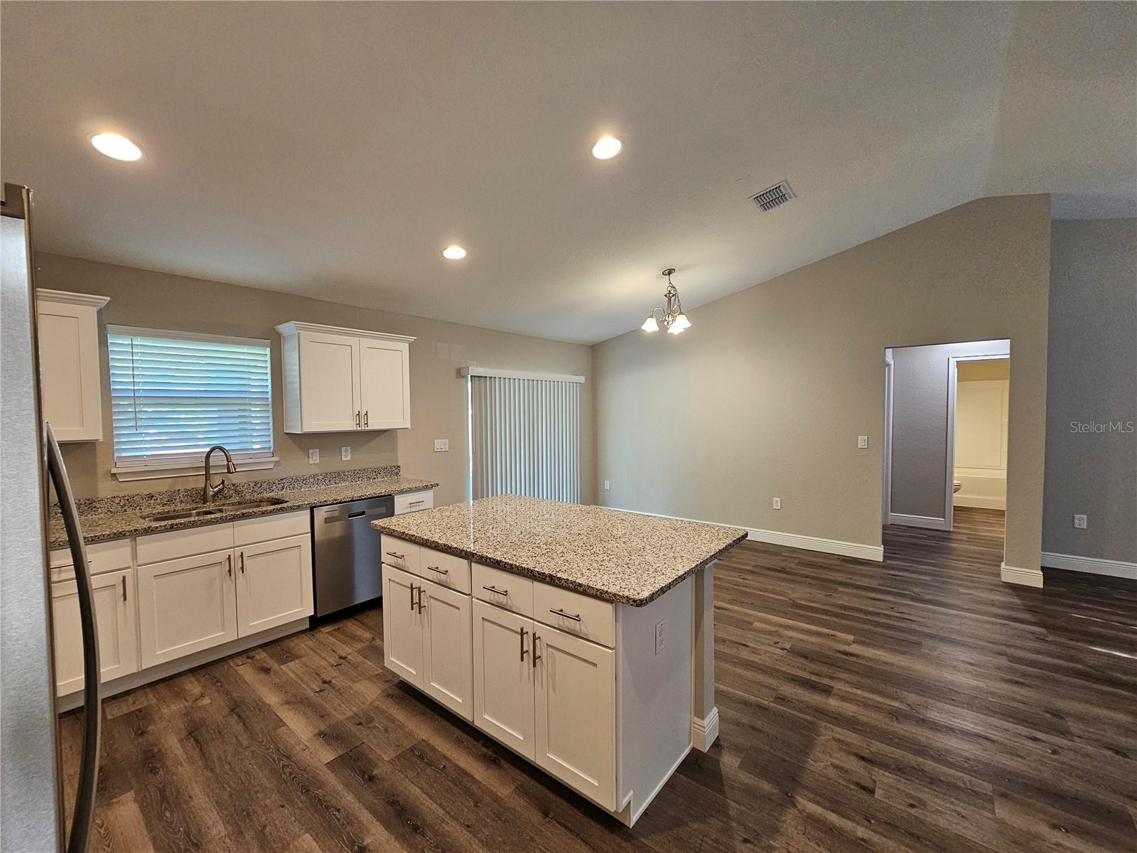 Image 7 of 30 For 16 Larch Course Terrace