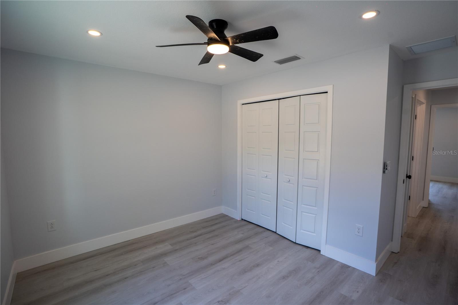 Image 10 of 18 For 13498 106th Street