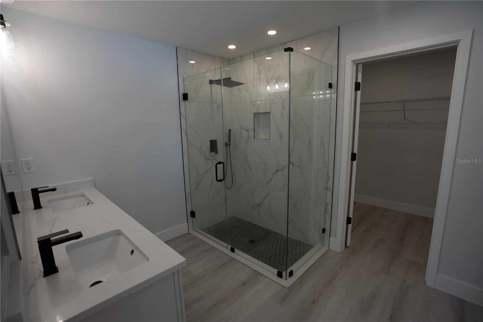 Image 4 of 18 For 13498 106th Street