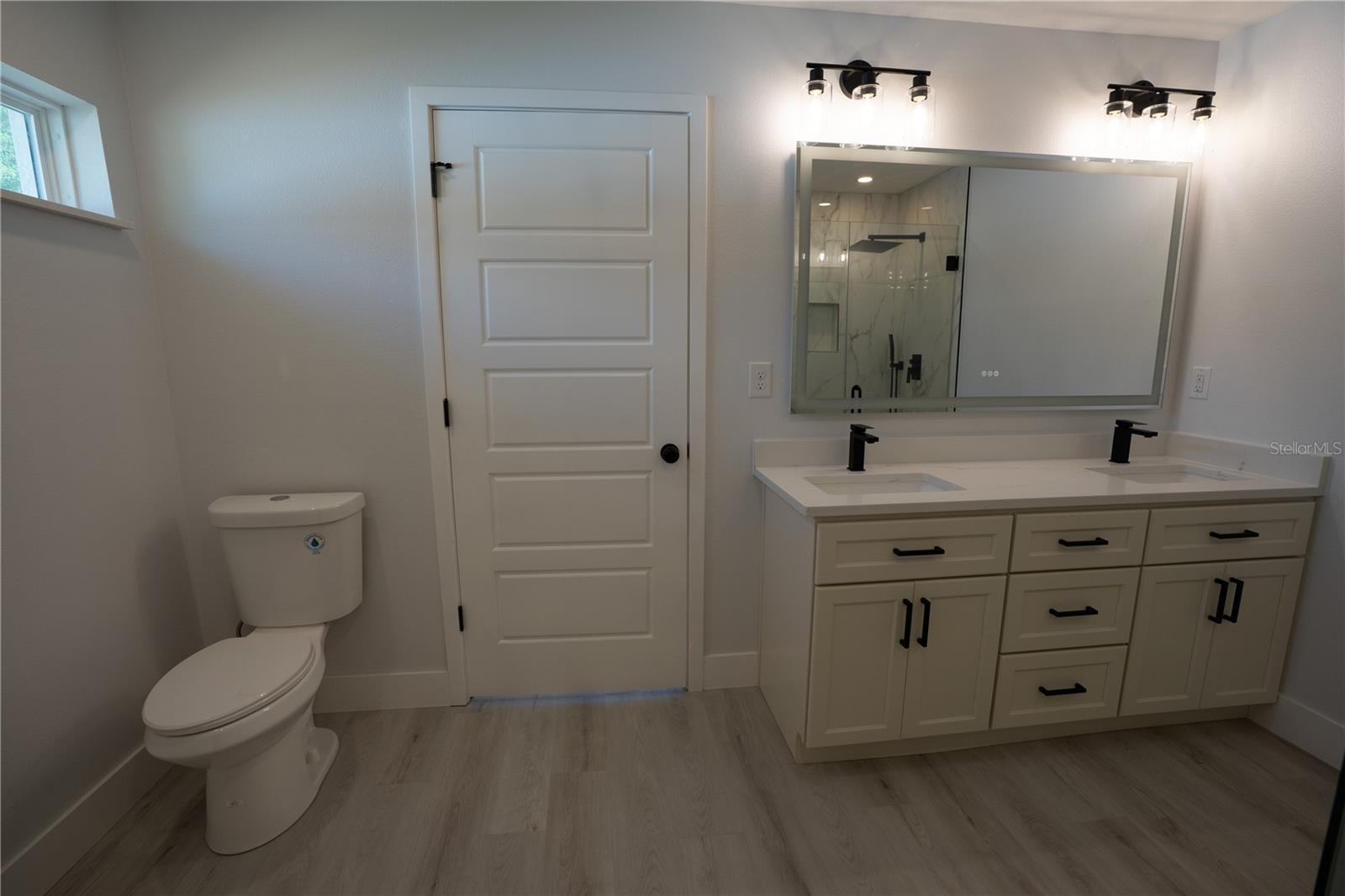 Image 6 of 18 For 13498 106th Street