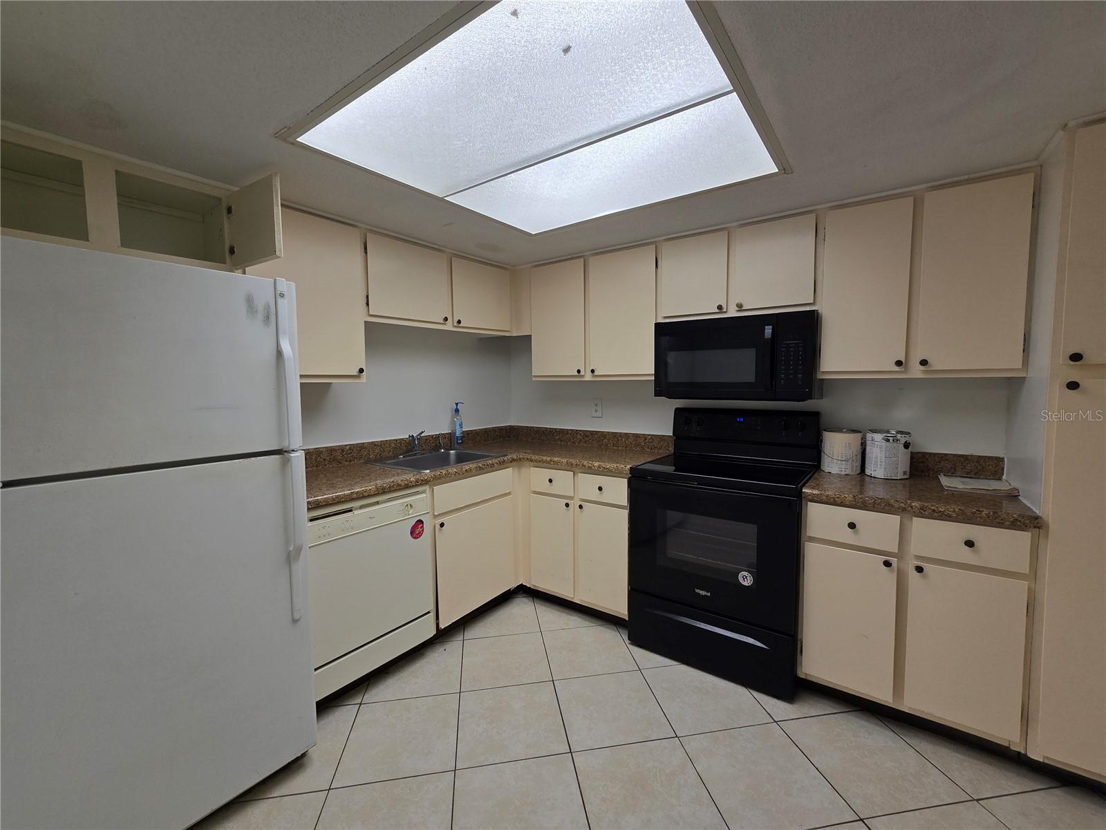 Image 8 of 20 For 561 Fairways Circle A