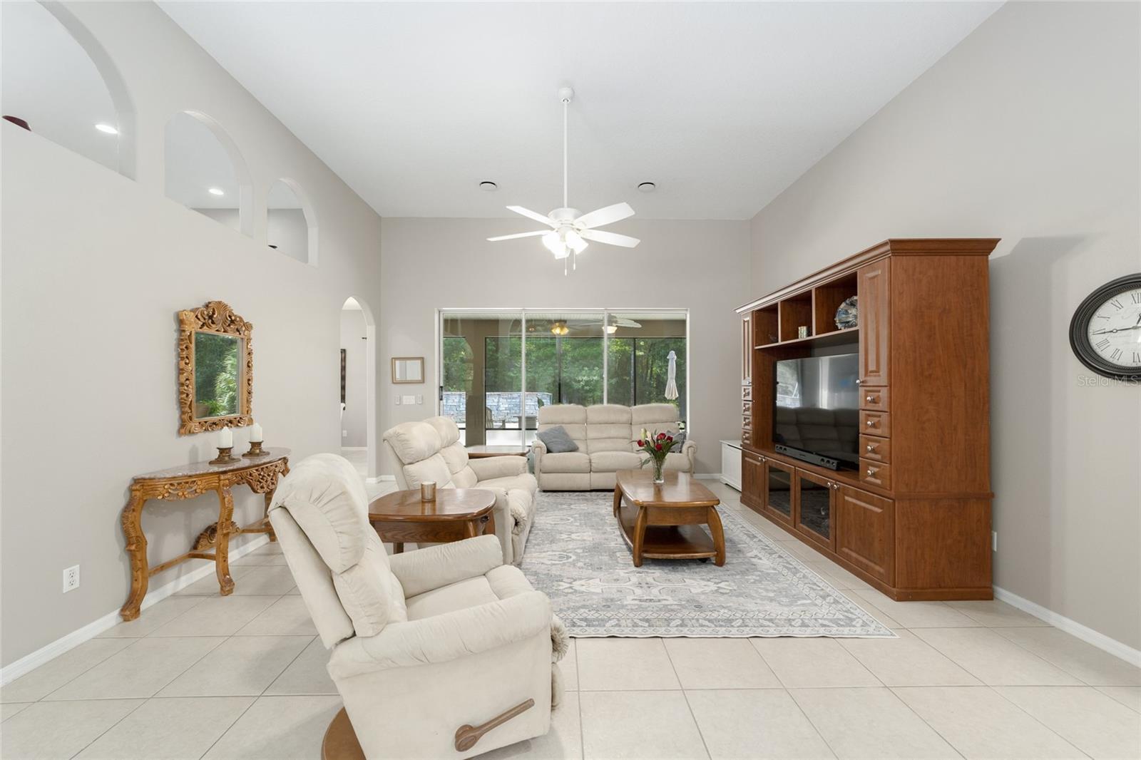 Image 18 of 82 For 4060 Kenvera Loop