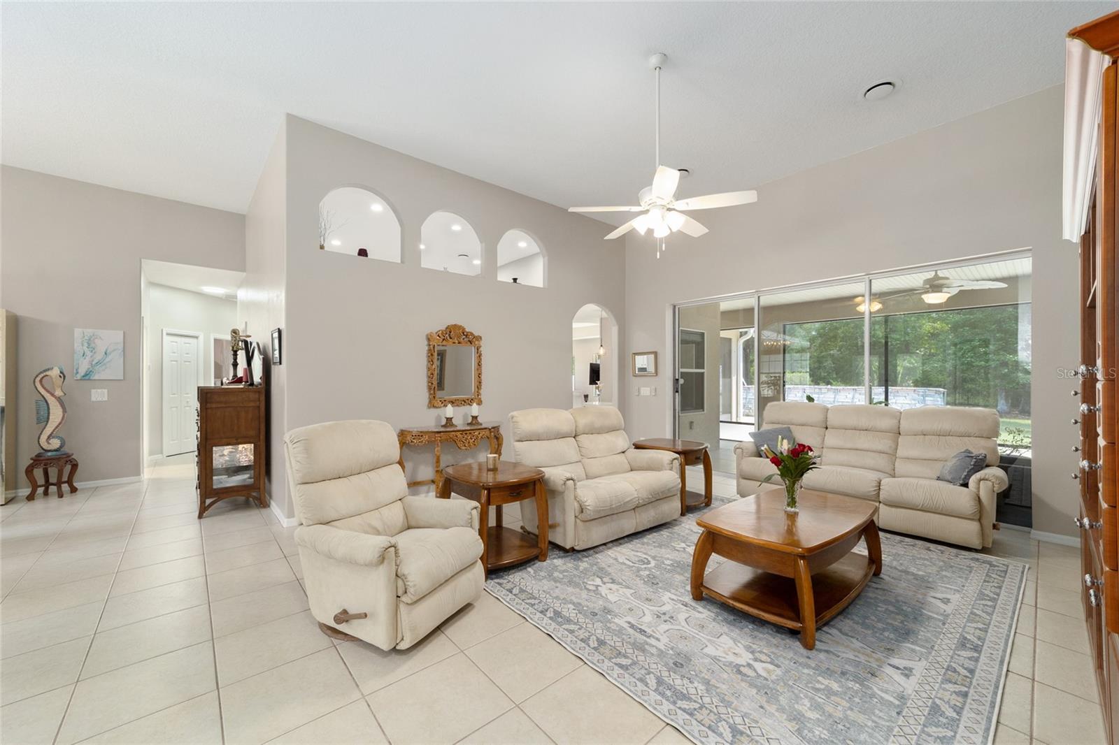 Image 19 of 82 For 4060 Kenvera Loop