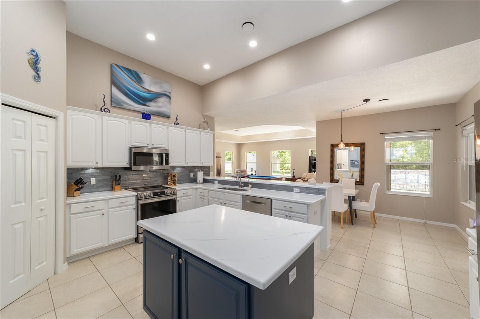 Image 23 of 82 For 4060 Kenvera Loop