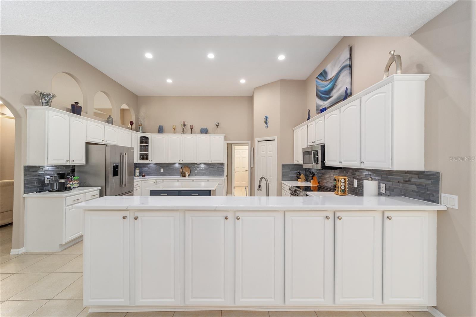 Image 28 of 82 For 4060 Kenvera Loop