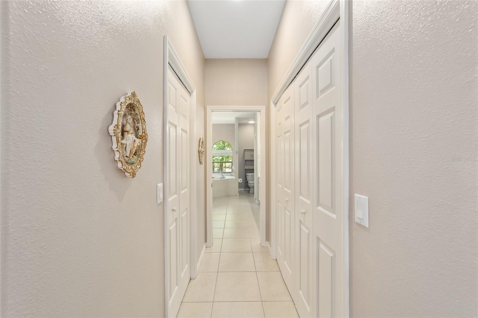 Image 40 of 82 For 4060 Kenvera Loop