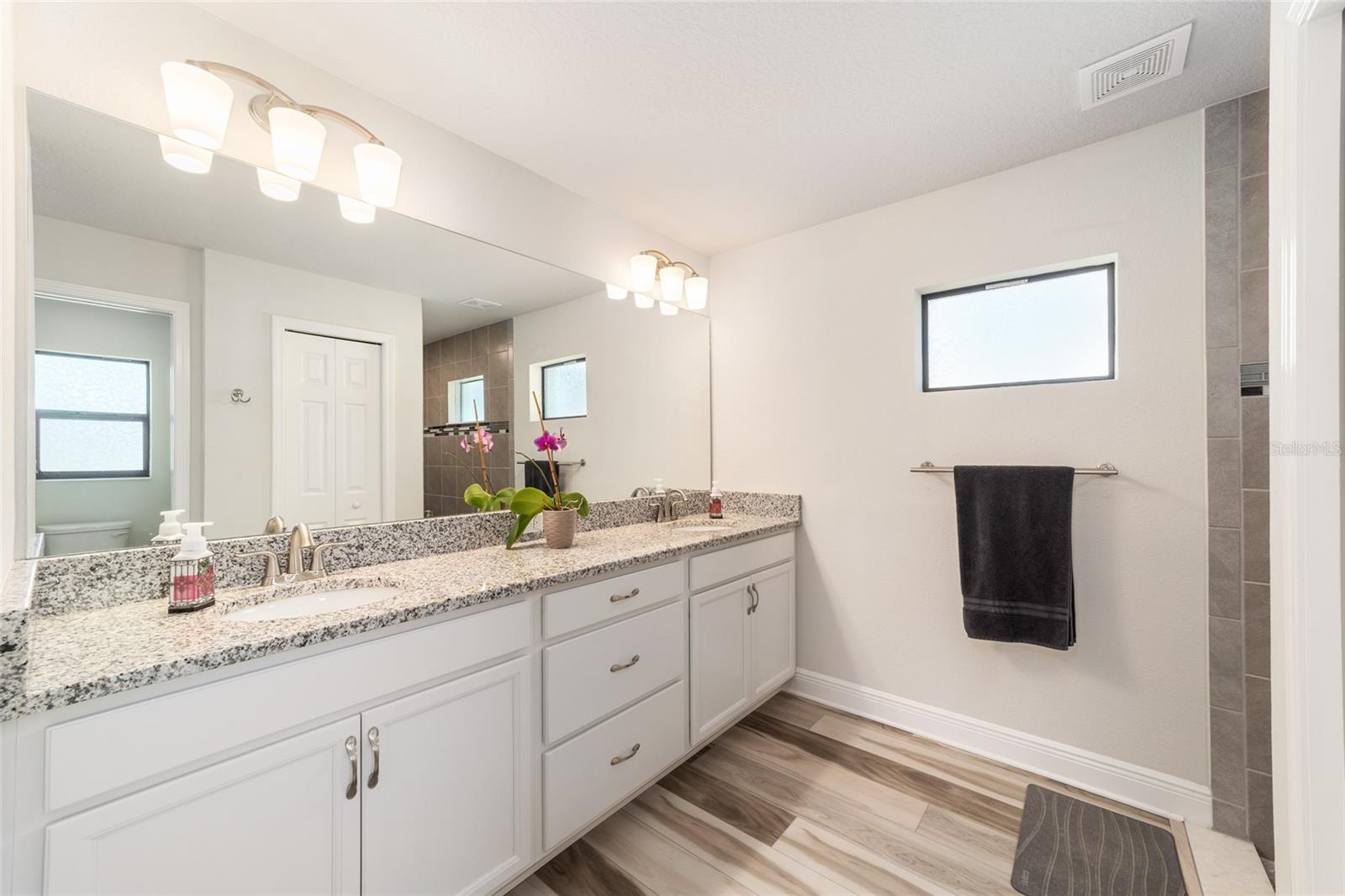 Image 31 of 61 For 38 Polestar Point