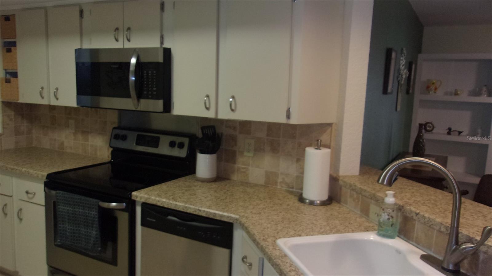 Image 7 of 26 For 10821 83rd Court