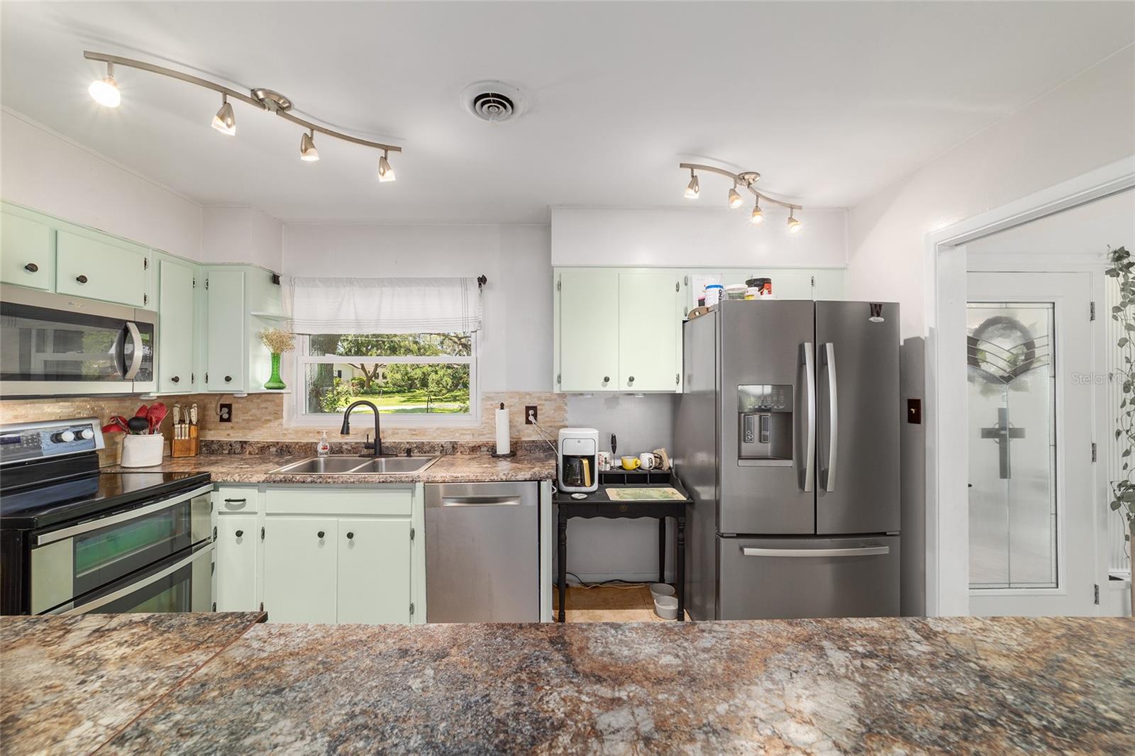 Image 14 of 68 For 219 20th Terrace