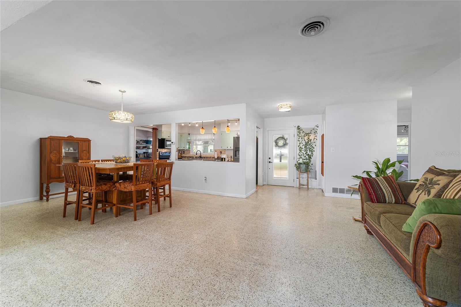 Image 20 of 68 For 219 20th Terrace