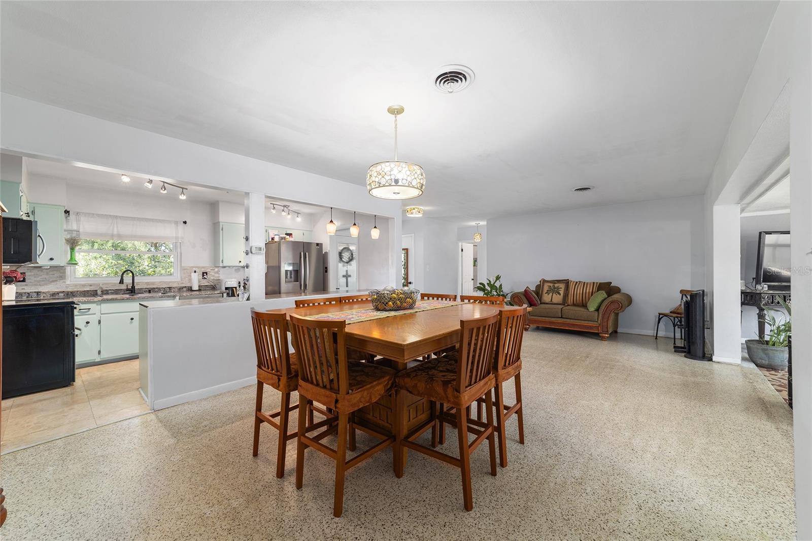 Image 21 of 68 For 219 20th Terrace