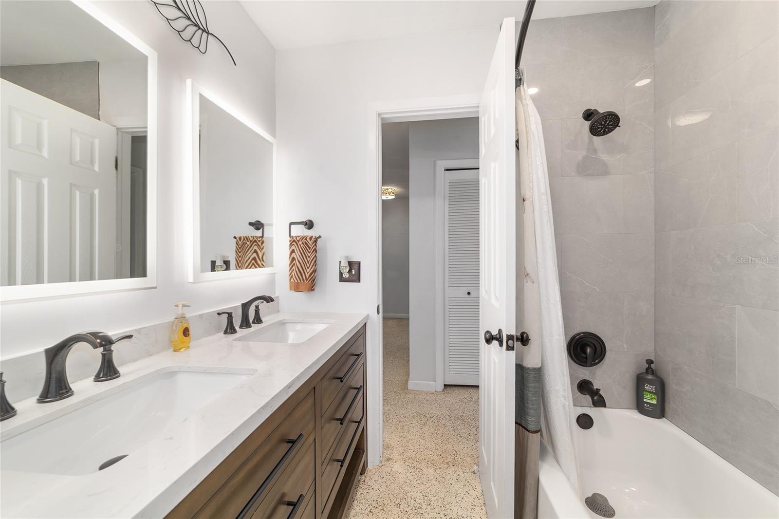 Image 42 of 68 For 219 20th Terrace