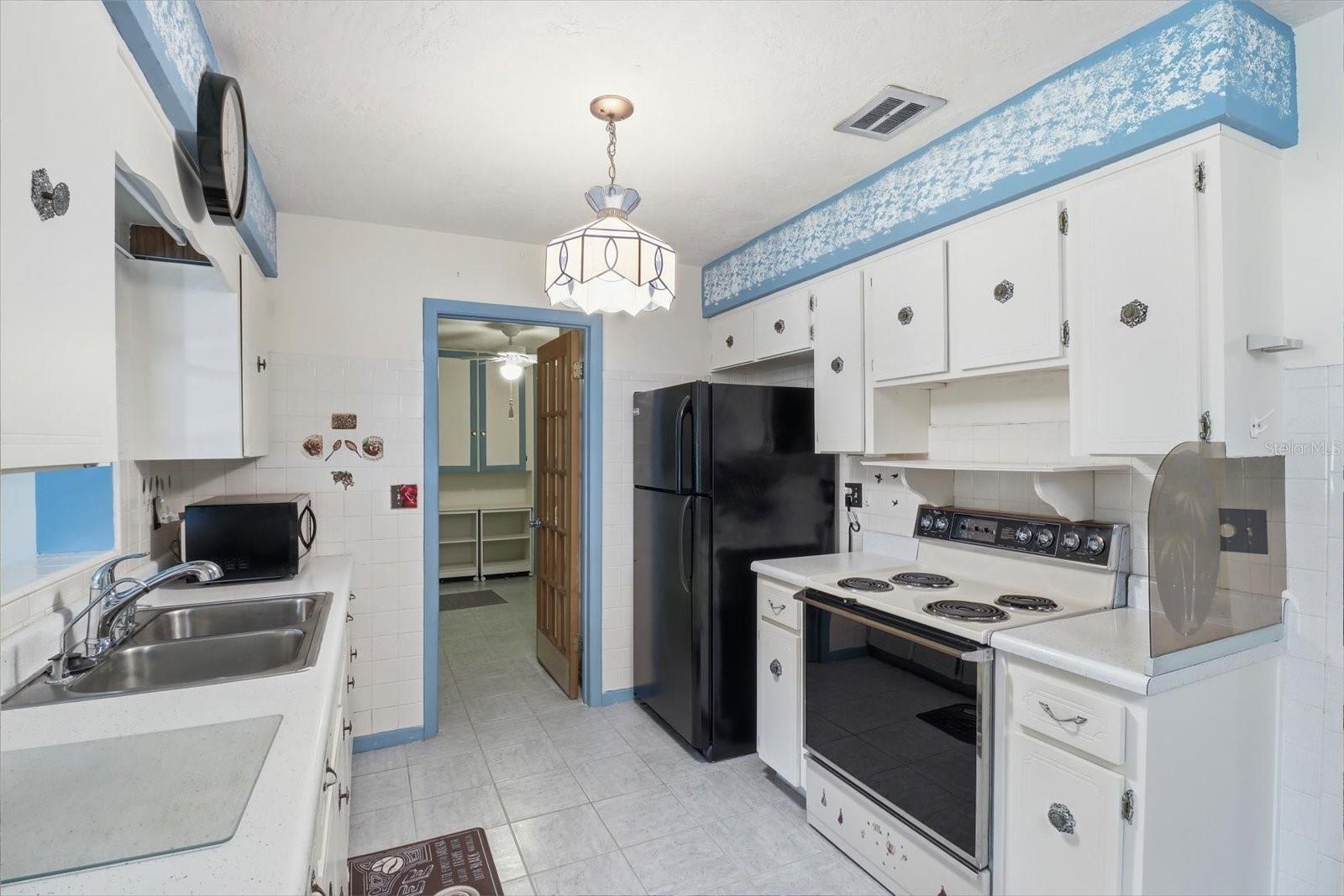 Image 15 of 45 For 73 Tyler Street