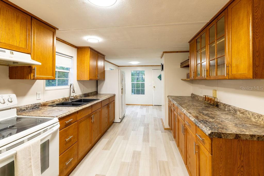 Image 14 of 92 For 9591 87th Place