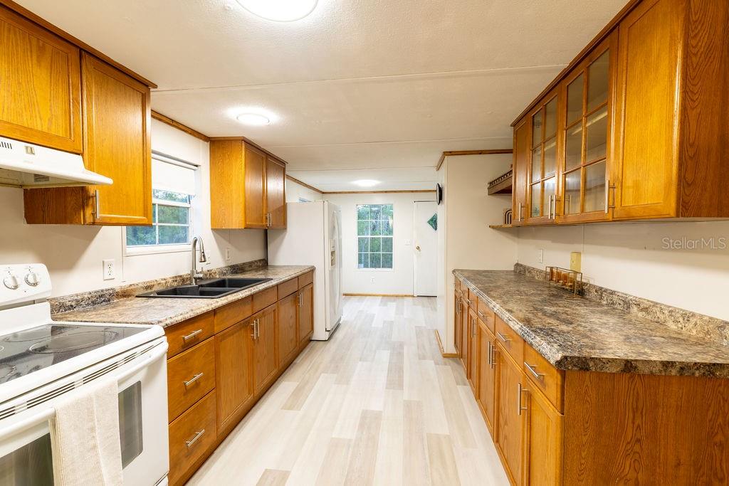 Image 15 of 92 For 9591 87th Place