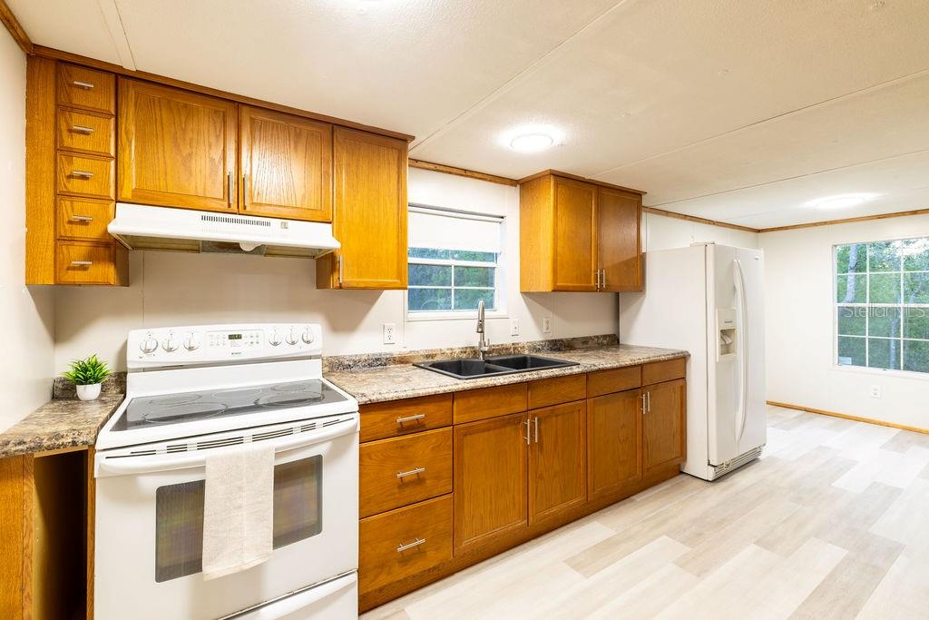 Image 8 of 92 For 9591 87th Place