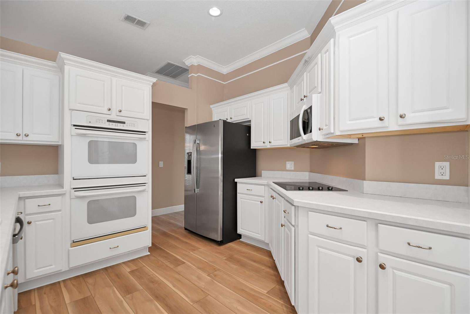 Image 10 of 29 For 17 Elder Court E