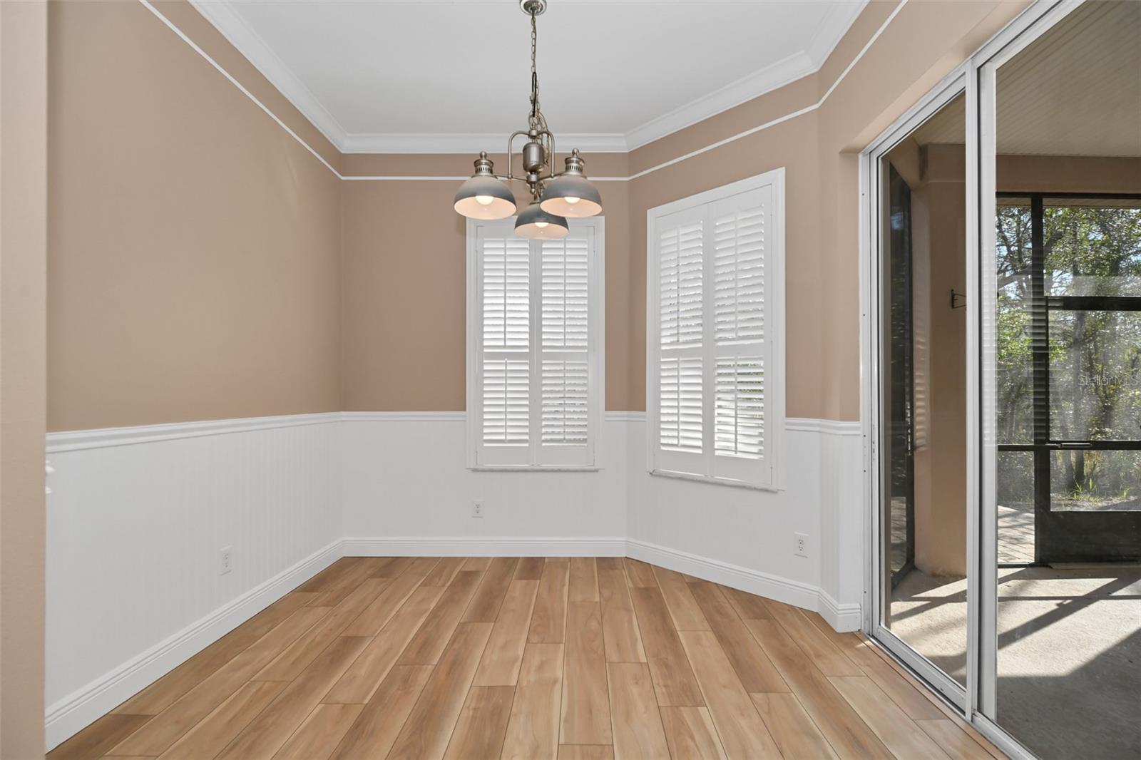 Image 11 of 29 For 17 Elder Court E