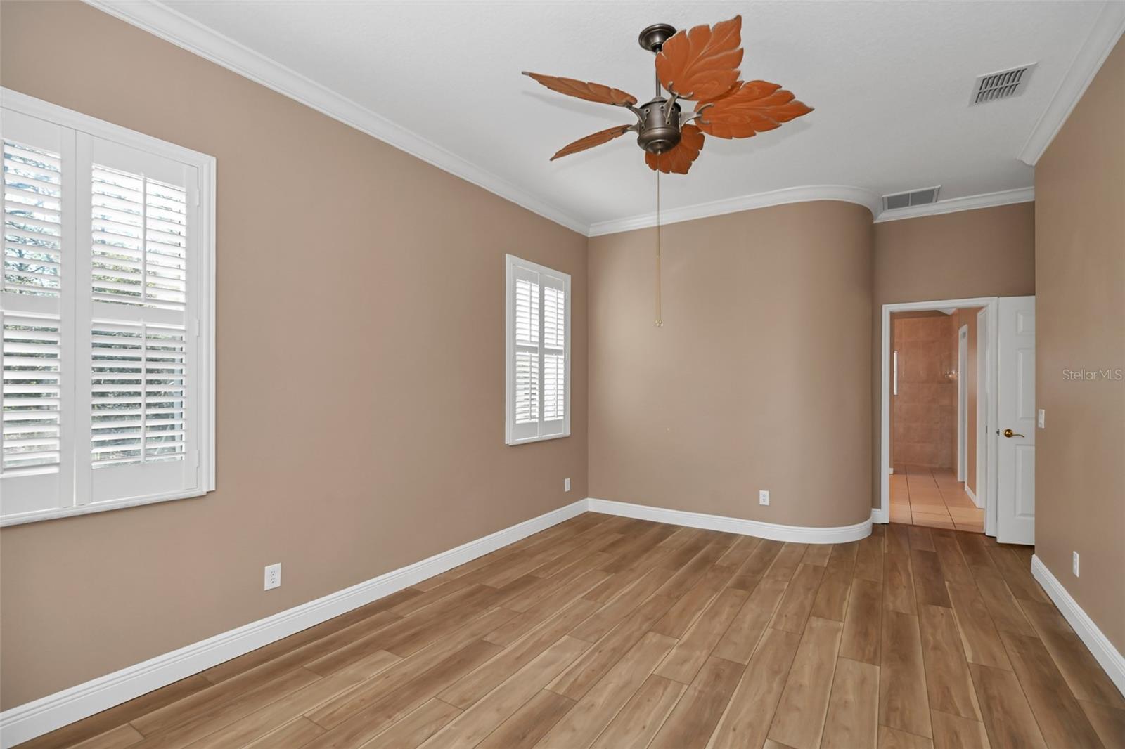 Image 16 of 29 For 17 Elder Court E