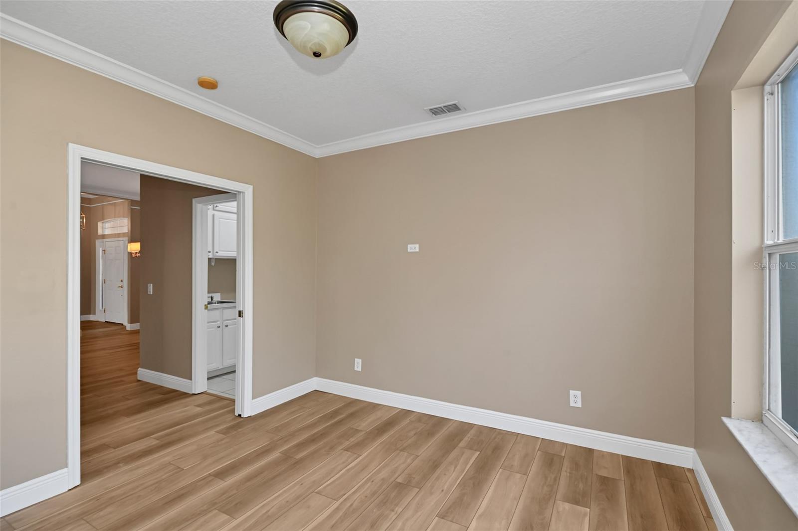 Image 20 of 29 For 17 Elder Court E