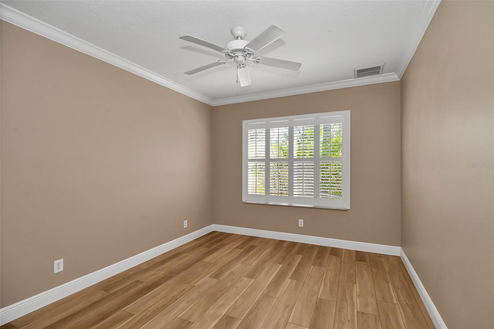 Image 22 of 29 For 17 Elder Court E