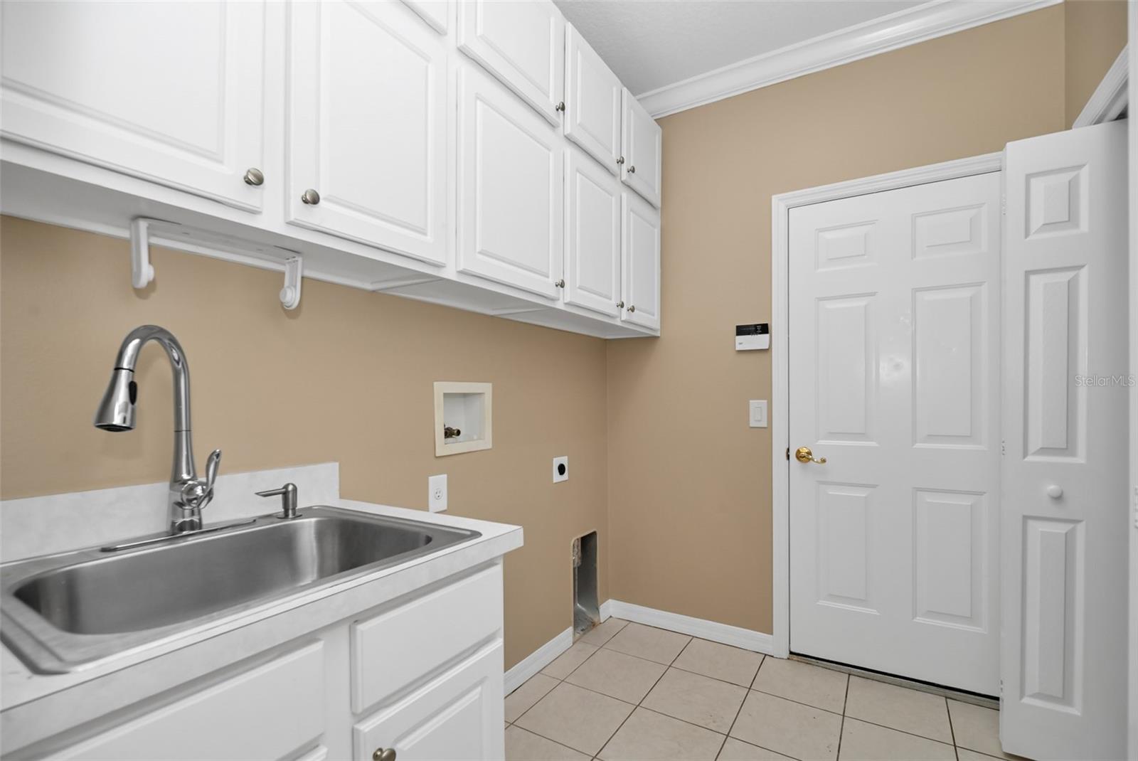 Image 24 of 29 For 17 Elder Court E