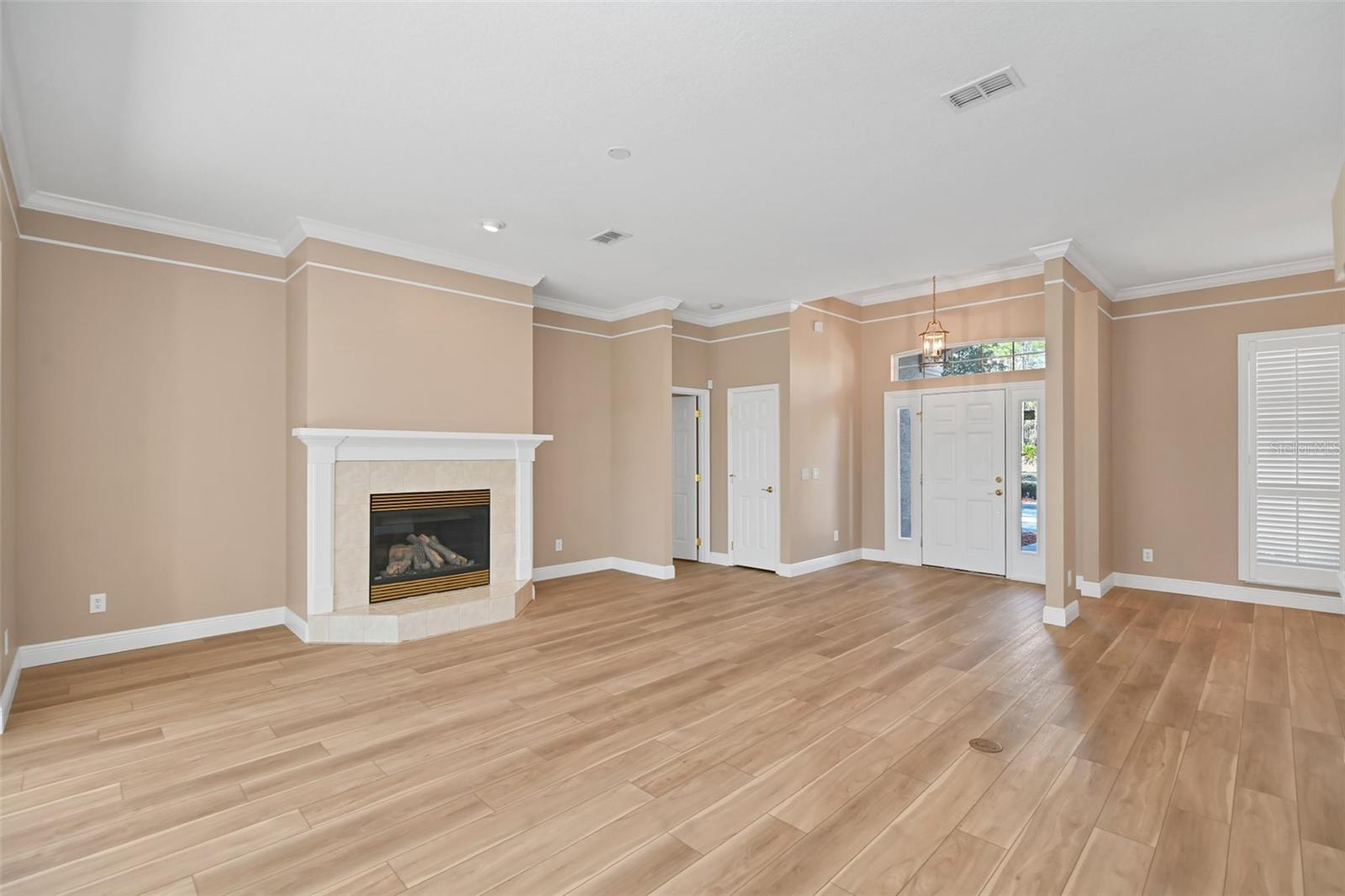 Image 4 of 29 For 17 Elder Court E